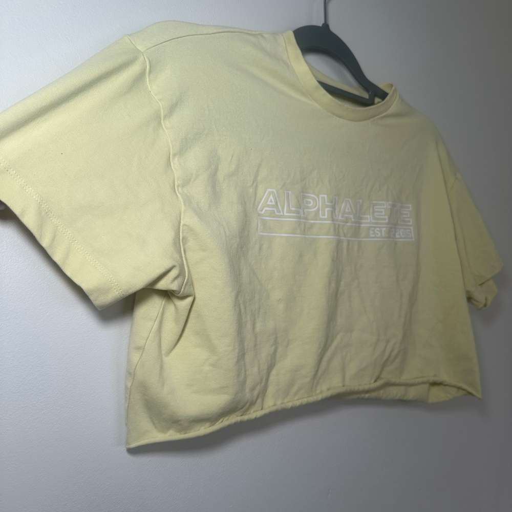 Alphalete Women’s Yellow Heavy Blend Crop Top Workout Top Size Small - Picture 4 of 7